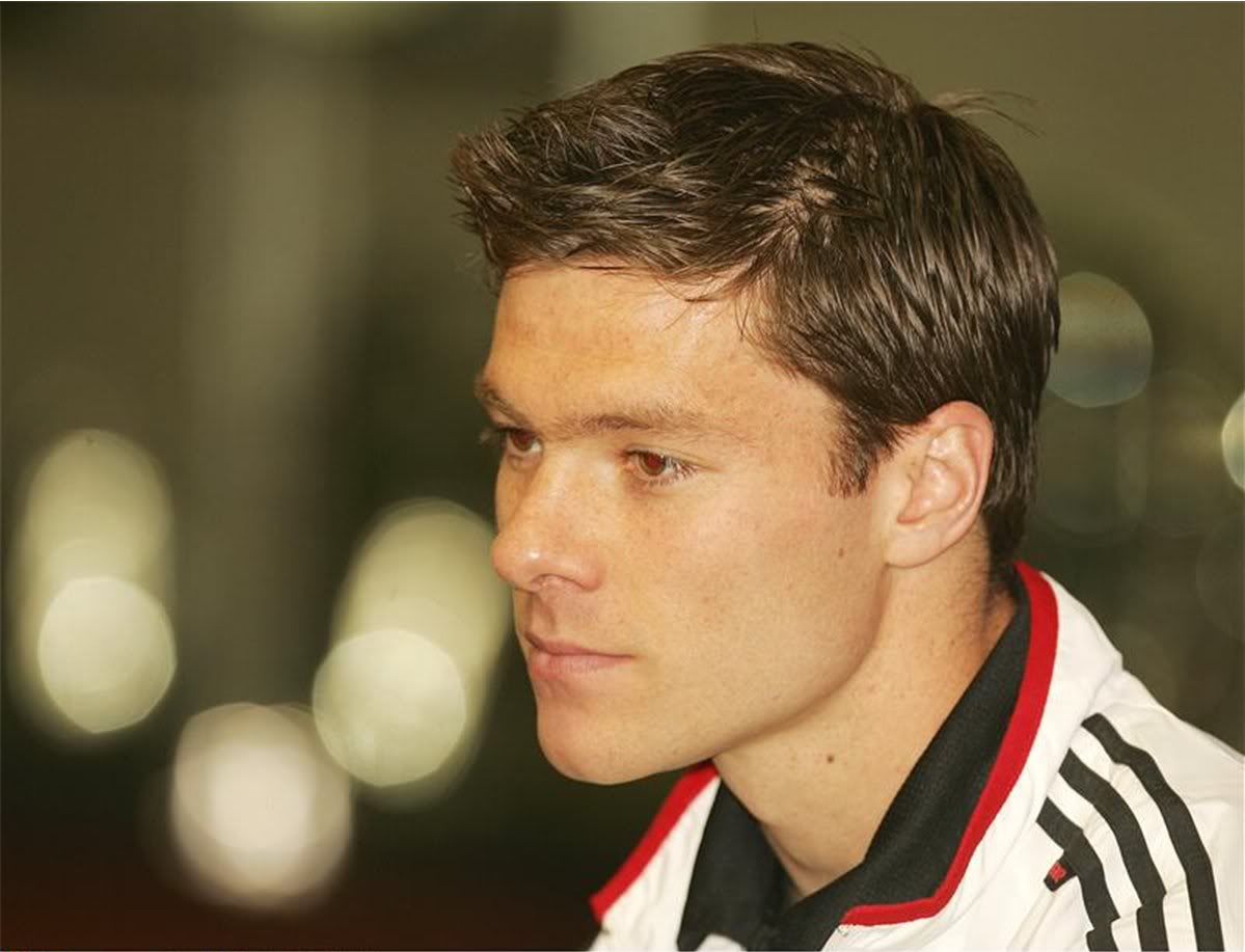 Xabi Alonso Wallpapers 2013