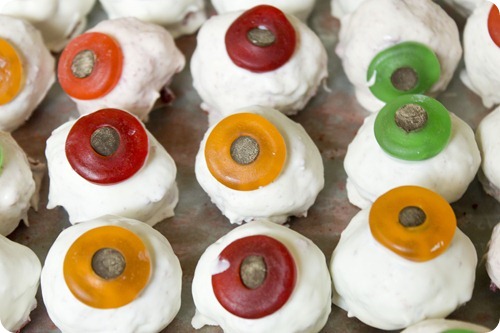 eyeball cake balls 01