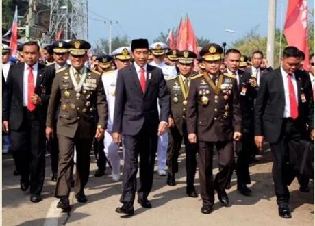 Terjebak Macet, Presiden Jokowi Berjalan Kaki Hadiri Upacara Peringatan ke-72 Hari TNI