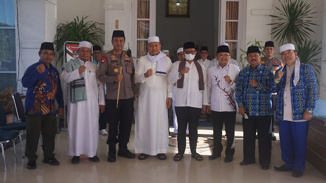 112 Personil Anggota Polres Pasbar Dikerahkan untuk Melakukan Pengamanan kepada Jemaah BKMT 