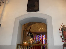 llegue justo cuando lo estaba subiendo, A LA 2.45 PM  y el ambiente estaba triste y a la vez sabemos que el próximo año lo baja otra vez al NAZARENO en Semana santa