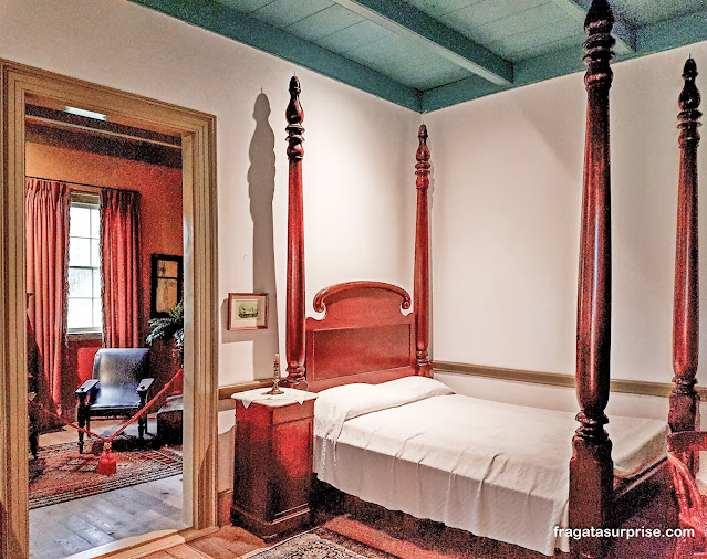 Dormitório na casa-grande da Laura Plantation, fazenda histórica da Luisiana, EUA