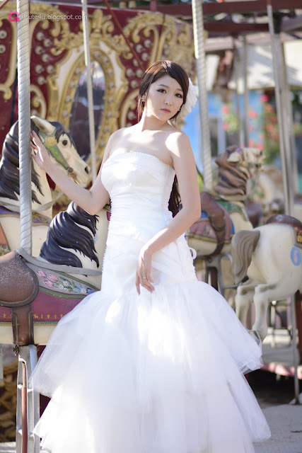 4 Lee Eun Hye in Wedding Dress - very cute asian girl - girlcute4u.blogspot.com