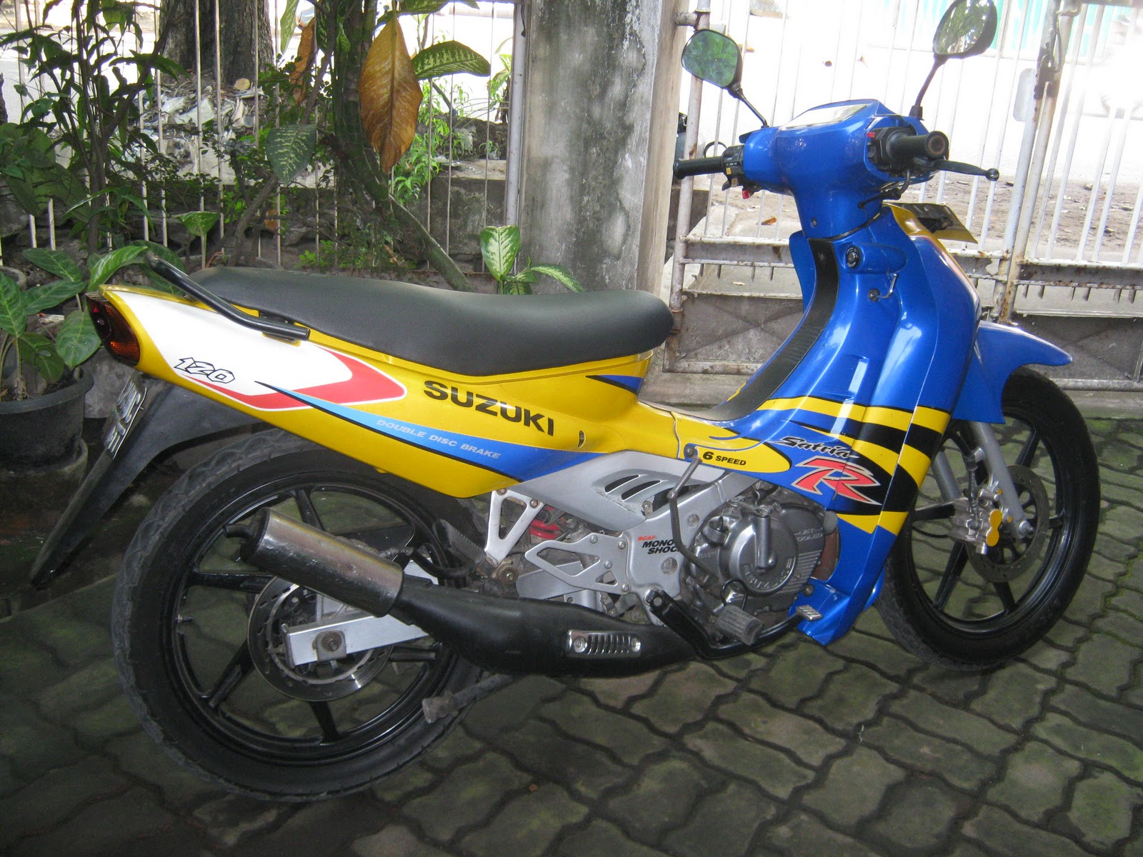 Kumpulan Foto Modifikasi Motor Suzuki Satria 120R Paling Keren