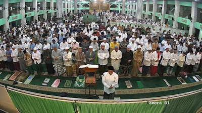 Penuh, Sholat Tarawih Malam Pertama di Masjid Agung Baiturrahman Kepanjen