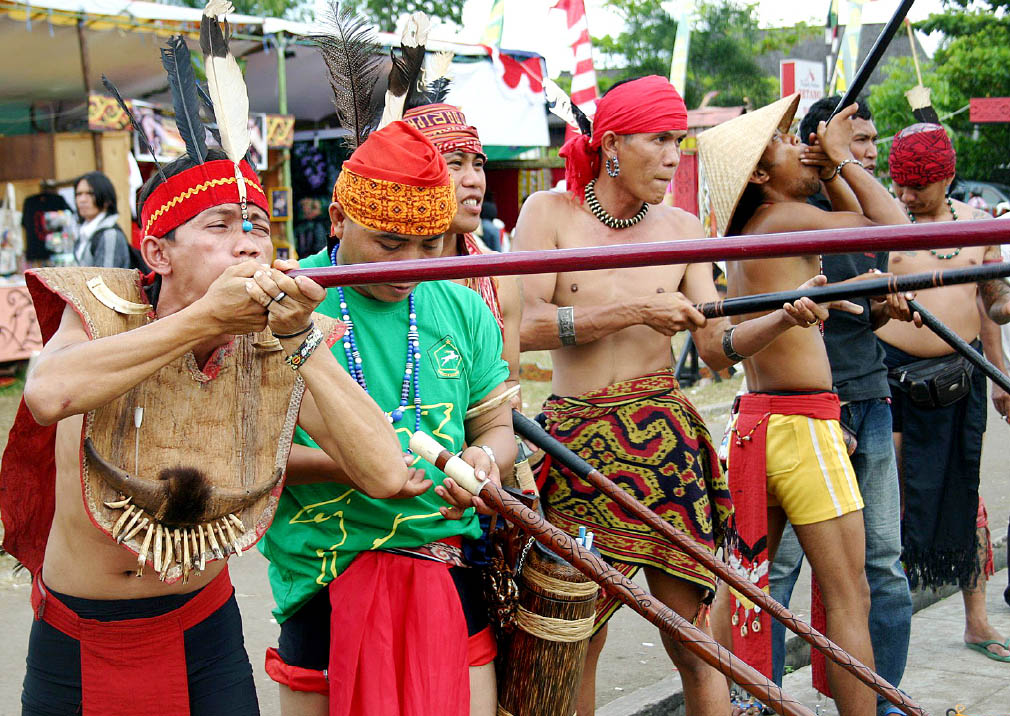 Wow Sumpit Suku Dayak  Ternyata Ditakuti Belanda aneka 