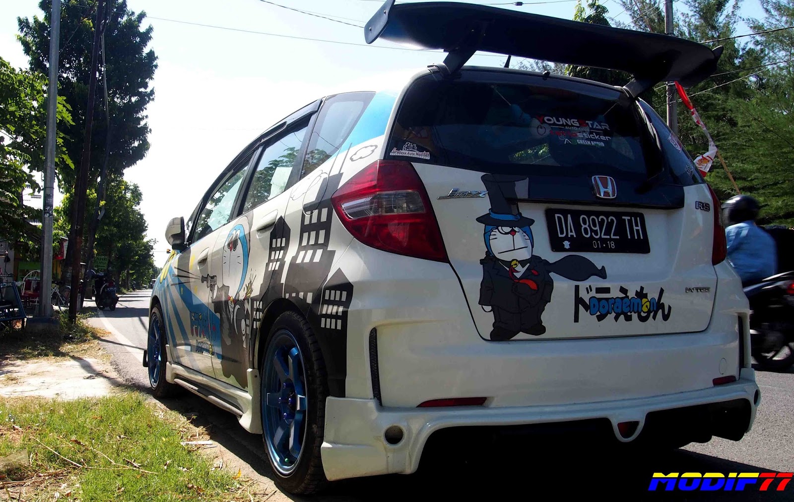 Honda Jazz White Doraemon Modifikasi Modif77 Gambar Foto Terbaru