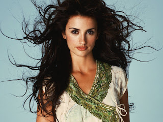 Free wallpapers without watermarks of Penelope Cruz at Fullwalls.blogspot.com