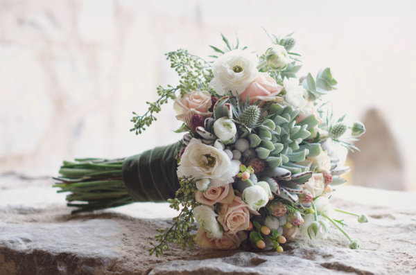 types of flowers ranunculus Wedding Bouquet | 600 x 397