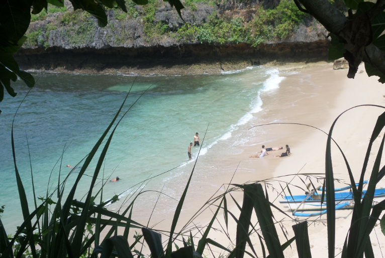 Berwisata ke Pantai Gesing Gunung Kidul Yogyakarta