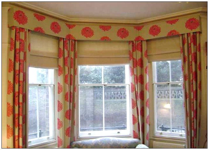 window s Curtain Bay Window Treatment Idea | 715 x 512