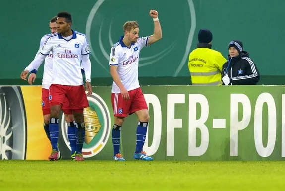 Hamburg player Maximilian Beister celebrates after scoring his team's first goal against Köln