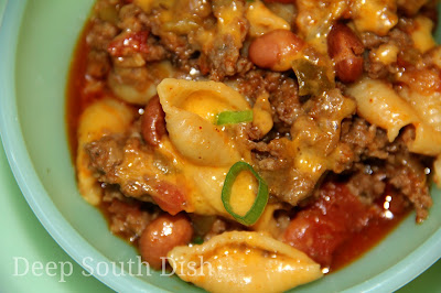 Skillet Chili Mac - a quick skillet meal of ground beef, tomatoes, chili seasonings, beans, cheese and medium shell pasta.