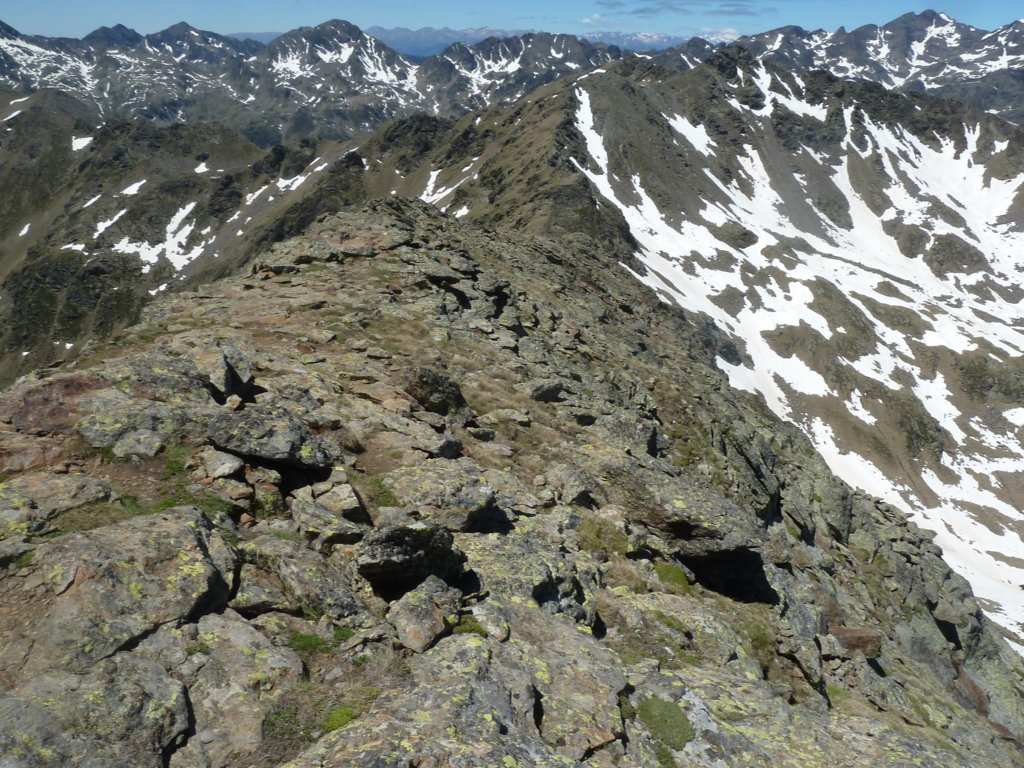 TRISTAINA, 2.878m (El guardián de los lagos) P1230128%20%28FILEminimizer%29