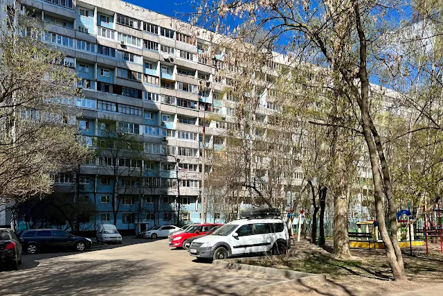 Хотьковская улица, дворы