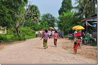 3_Cambodia_village_party_DSC_0383