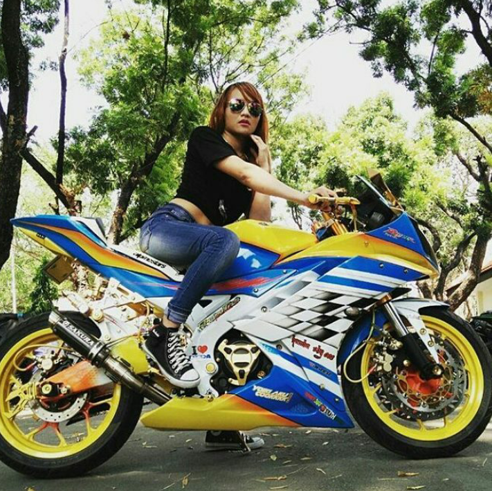 66 GAMBAR MODIFIKASI MOTOR YAMAHA R15 MEME MODEL CANTIK 