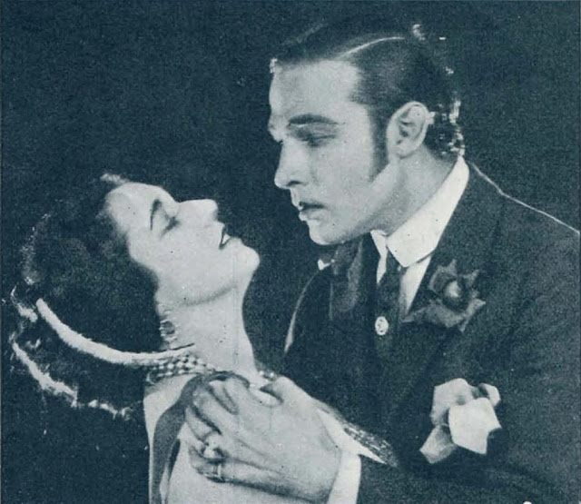 1922. Nita Naldi, Rudolph Valentino - Blood and sand