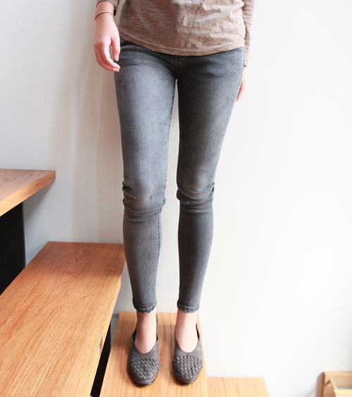 Faded Ankle Grazer Skinny Jeans