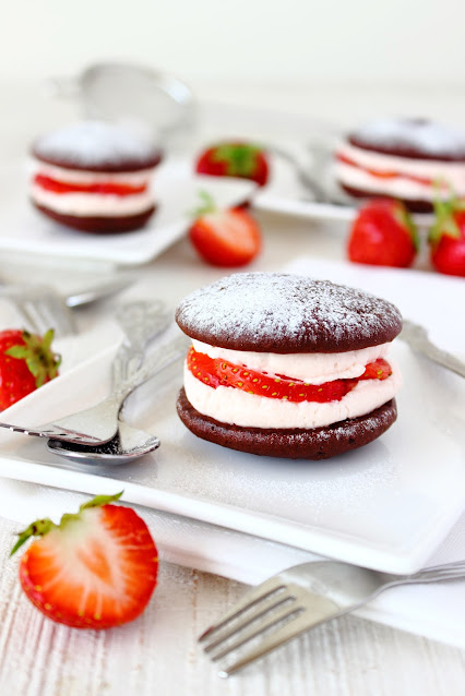 Chocolade-aardbeien whoopies