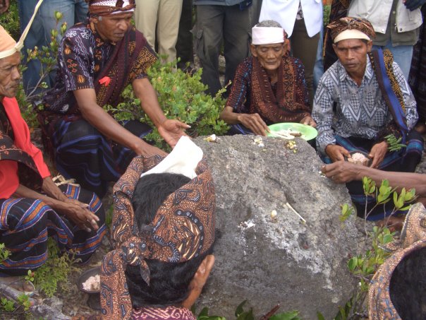 Perbedaan Animisme dan Dinamisme Sebagai Kepercayaan Nenek 