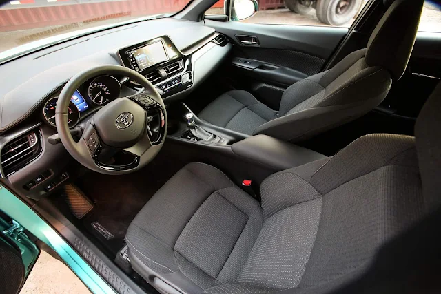 Toyota C-HR 2018 - Brasil - interior