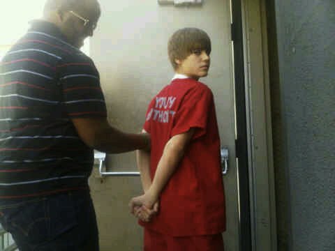 justin bieber bodyguard. Justin Bieber dodged an arrest