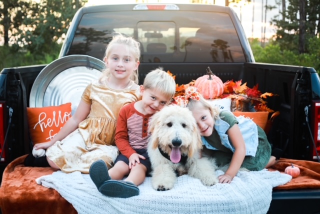 family-fall-photos-styling-tips-truck-children-athomewithjemma