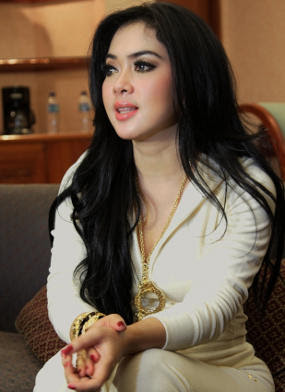 Syahrini on Syahrini  Justin Bieber Telah Melecehkan Indonesia   Dj Suherry