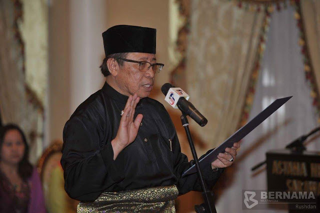 Datuk Amar Abang Johari Tun Openg, 66, hari ini dilantik sebagai Ketua Menteri Baharu Sarawak menggantikan Tan Sri Adenan Satem