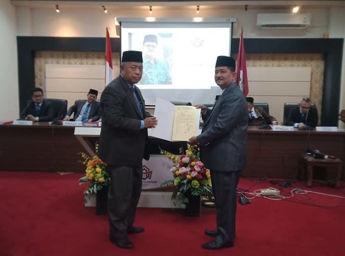 Muhammad Nur Mantan Kamenag Kota Pariaman,  Resmi Menyandang Gelar Doktor Dengan Nilai " Caumloude,"