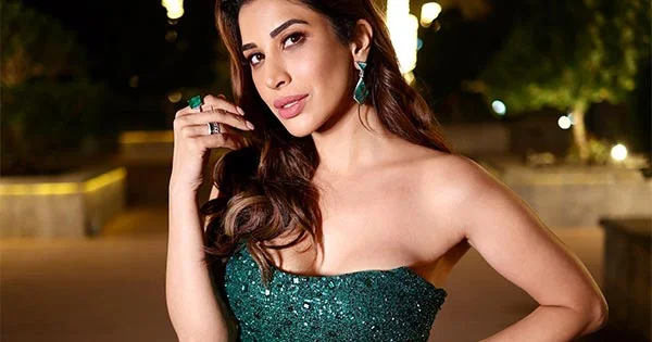 sophie choudry green tight dress