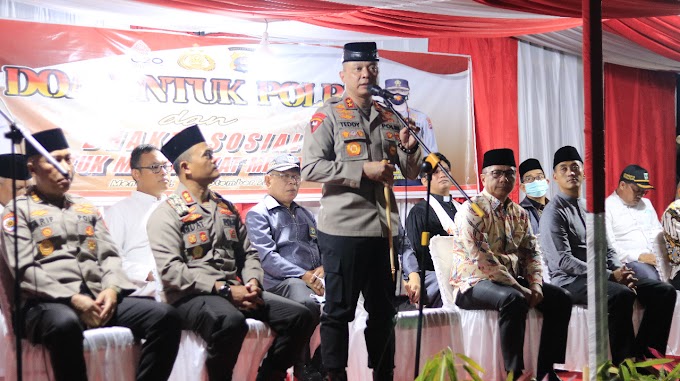 Kunker ke Mentawai, Kapolda Sumbar serahkan 2.750 paket Bansos
