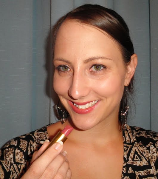 The lovely Gabriela from Besame Cosmetics sent me a'Classic Color' lipstick