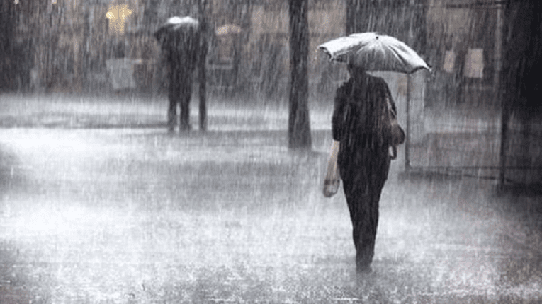 Puisi Bayangan Hilang Dalam Derasnya Hujan