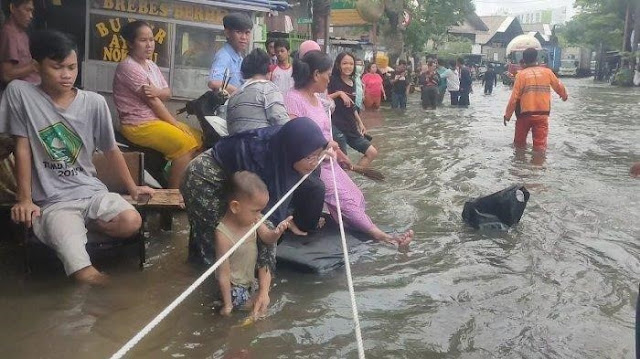 Warga Jakarta Utara Ketika Banjir Pesisir