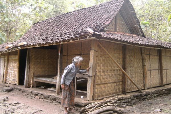 Jangan Pernah Merasa Malu Terlihat Miskin, Malulah Saat Pura-Pura Kaya, Bagikaan Jika Setuju!!!