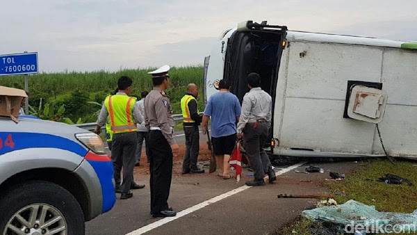 Bus yang Mengangkut Pengunjuk Rasa Tanggal 4 November Kecelakaan di Tol Cipali