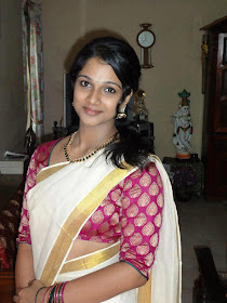 Rocking Tamil girl in saree.