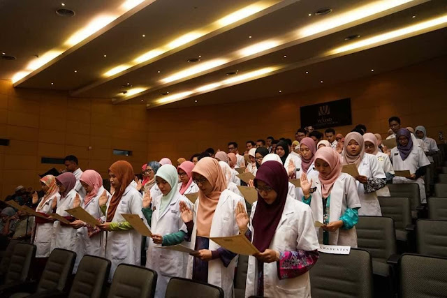 pengalaman pelajar perubatan swasta widad university college