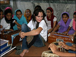 angelina jolie unicef in india