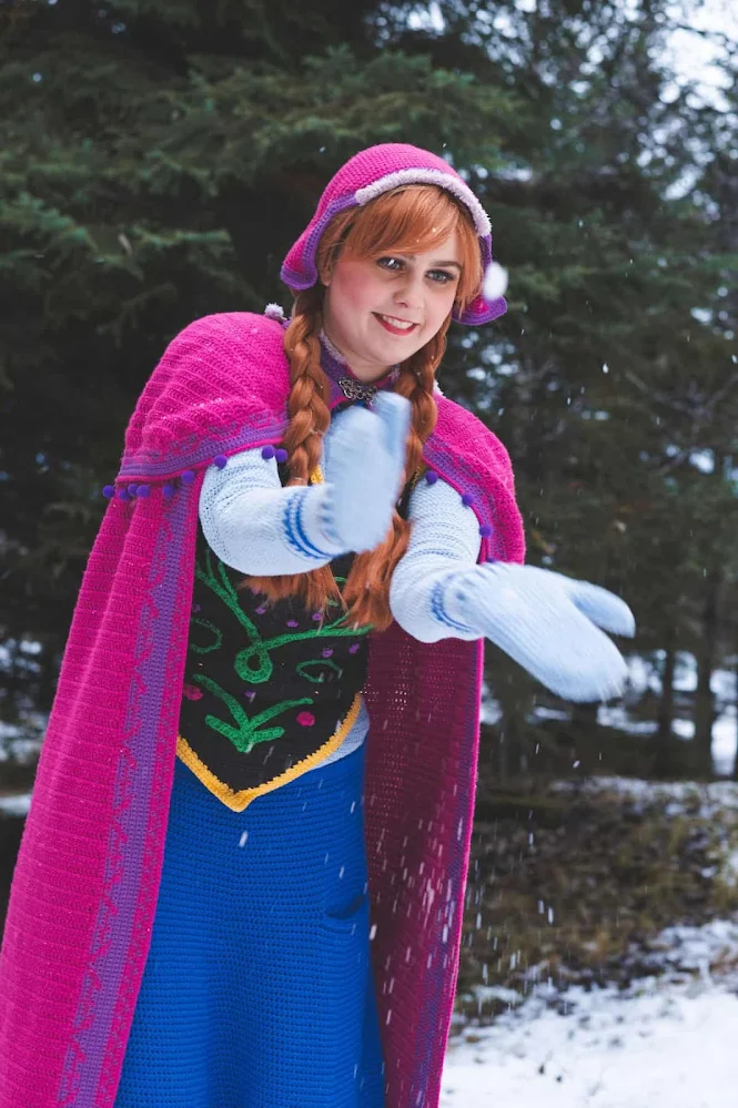 Crochet Cosplay: Princess Anna North Mountain Dress