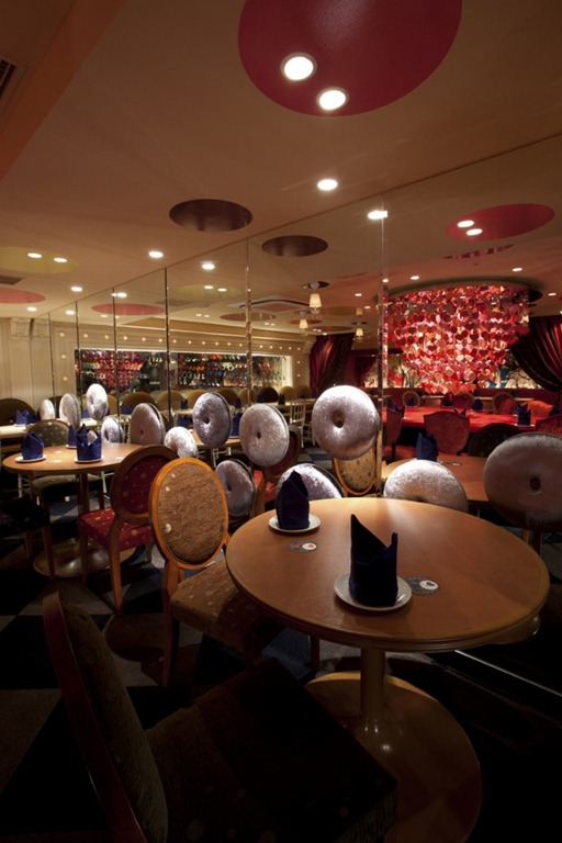 Alice-in-Wonderland-Restaurant-09-683x1024