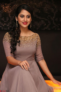 Mia George Looks Beautiful at Yaman Movie Audio Launch Pics 002.jpg