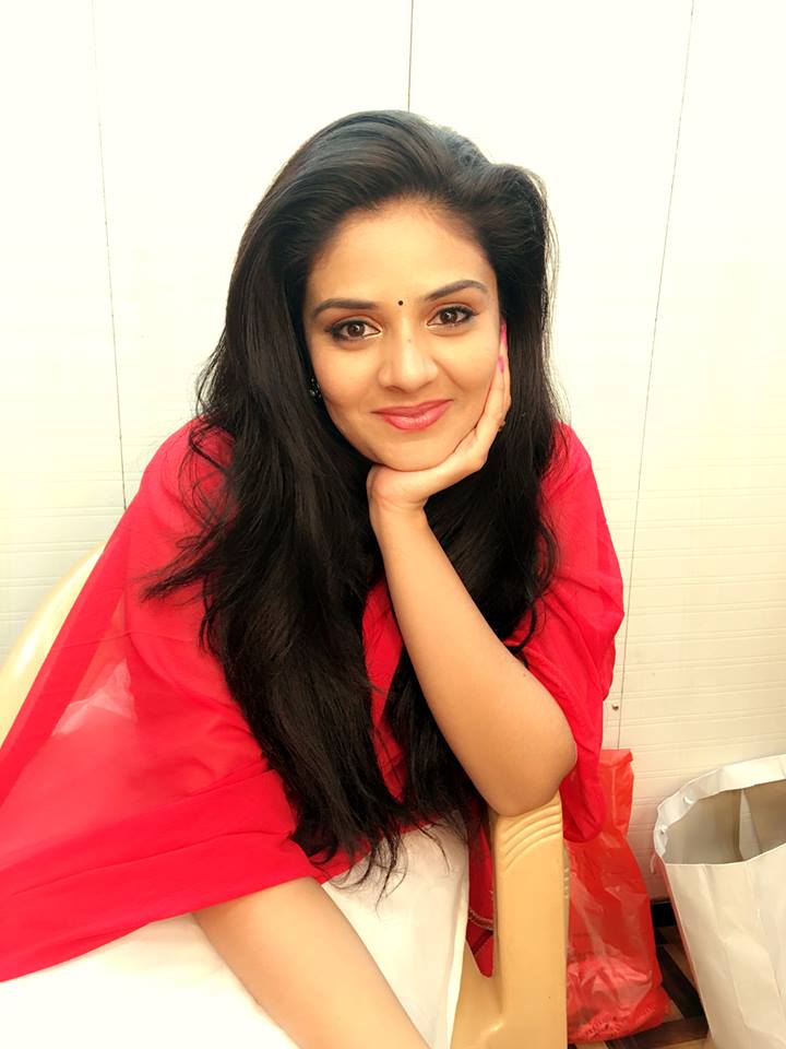 Actress Sreemukhi Latest HD Images