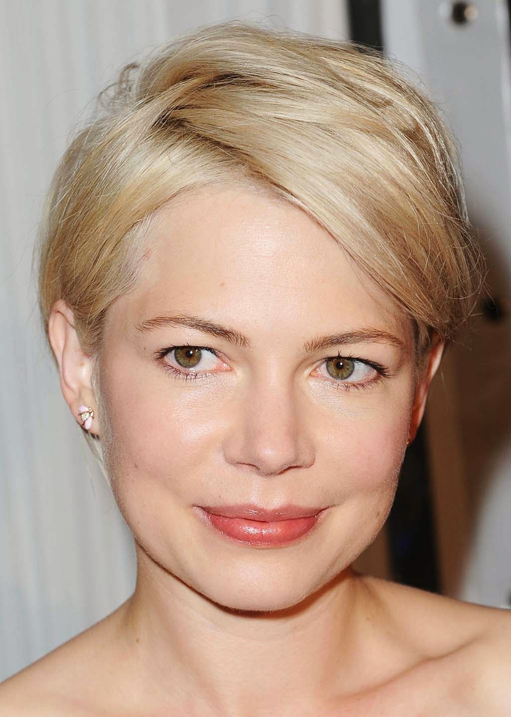 Short Haircuts For A Round Face