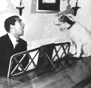 El canto de Cary Grant y su perro