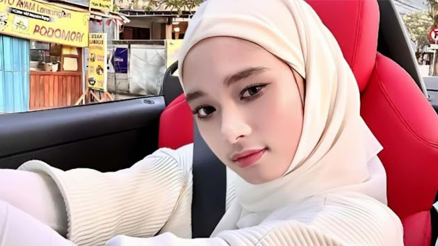 Inara Rusli Cantik Banget Jadi Model Catwalk, Netizen: Spek Barbie Gini Disia-siakan