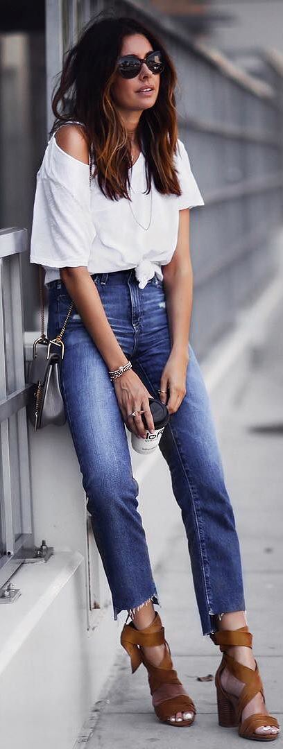 casual style inspiration: white top + bag + heels + skinnies