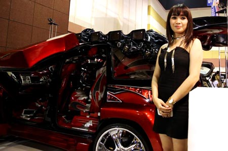 OTOMOTIVE CONTEST HOT GIRL WALLPAPER modified cars contest show